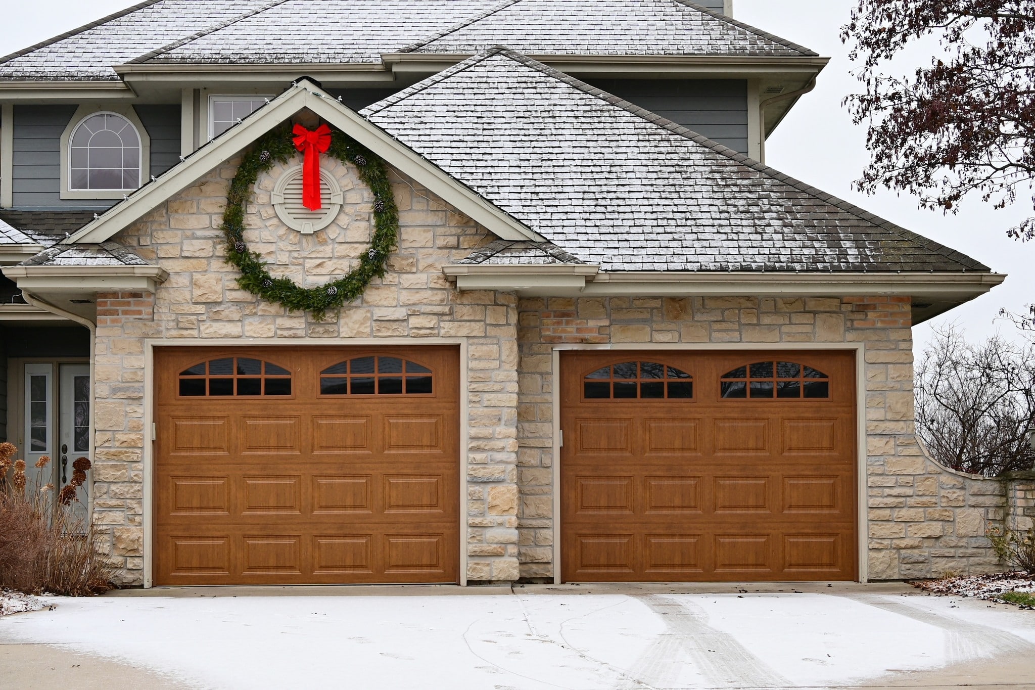 bow christmas garage door